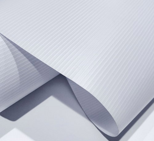Kaip padengta apšviesta reklamjuostė užtikrina palapinių stogelių šviesos pralaidumą ir atsparumą plyšimui?